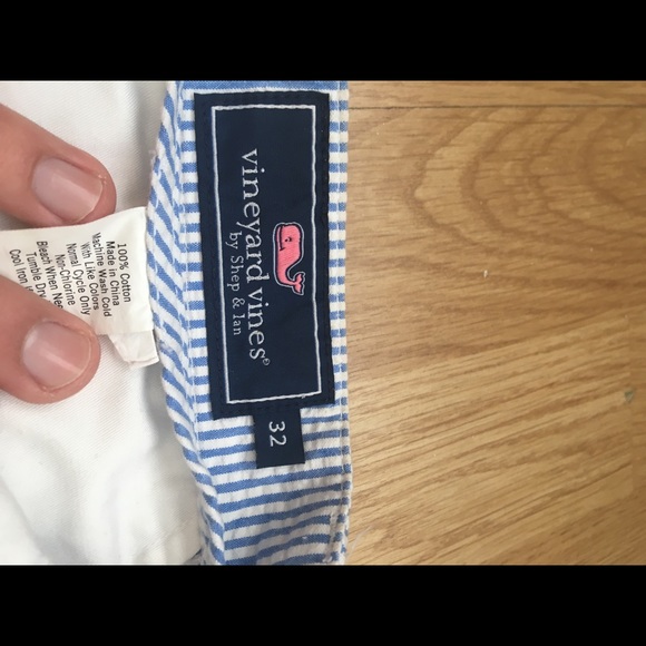 men’s vineyard vines deer sucker shorts - Picture 2 of 2